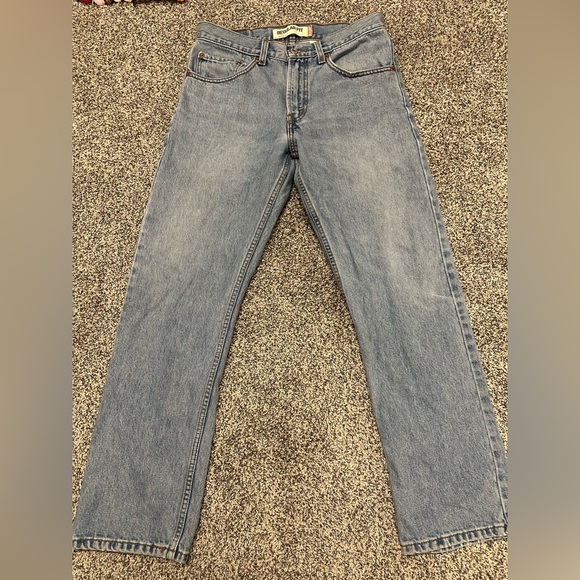 Light wash regular fit Levi jeans! Size W31 L30 - Picture 1 of 5